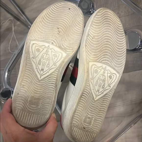 Gucci White Sneakers with Red and Green Accents - Picture 5 of 8